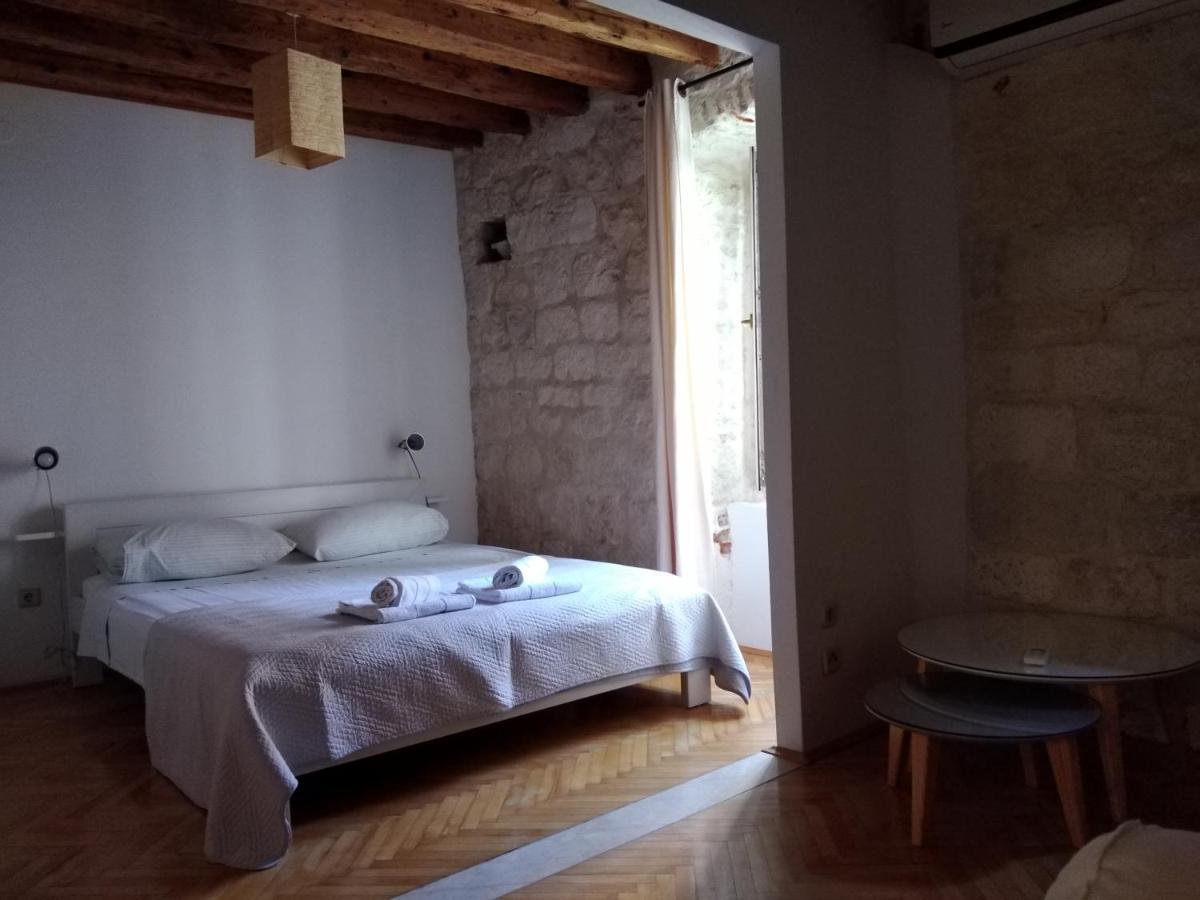 Rooms Livia Trogir Zewnętrze zdjęcie