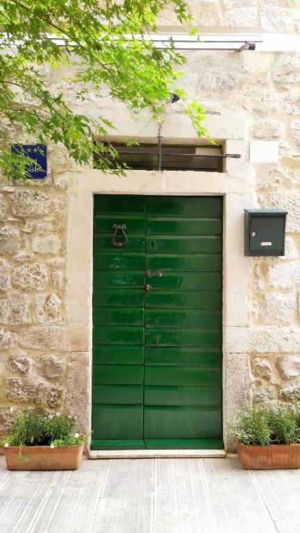 Rooms Livia Trogir Zewnętrze zdjęcie