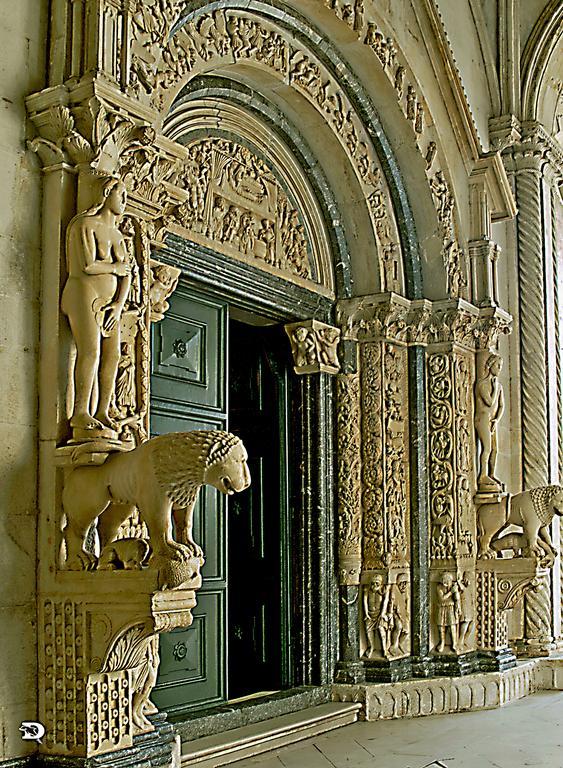 Rooms Livia Trogir Zewnętrze zdjęcie