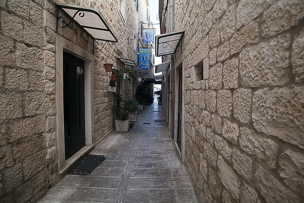 Rooms Livia Trogir Zewnętrze zdjęcie